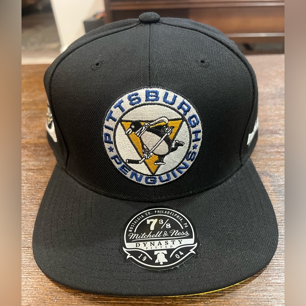 Pittsburgh Penguins Mitchell & Ness Black Fitted Hat NWT size 7 3/8